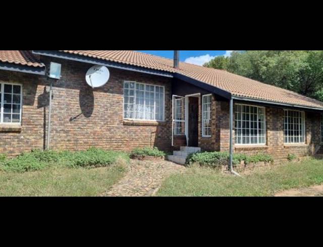 3 BEDROOM HOUSE FOR SALE IN CLAYVILLE